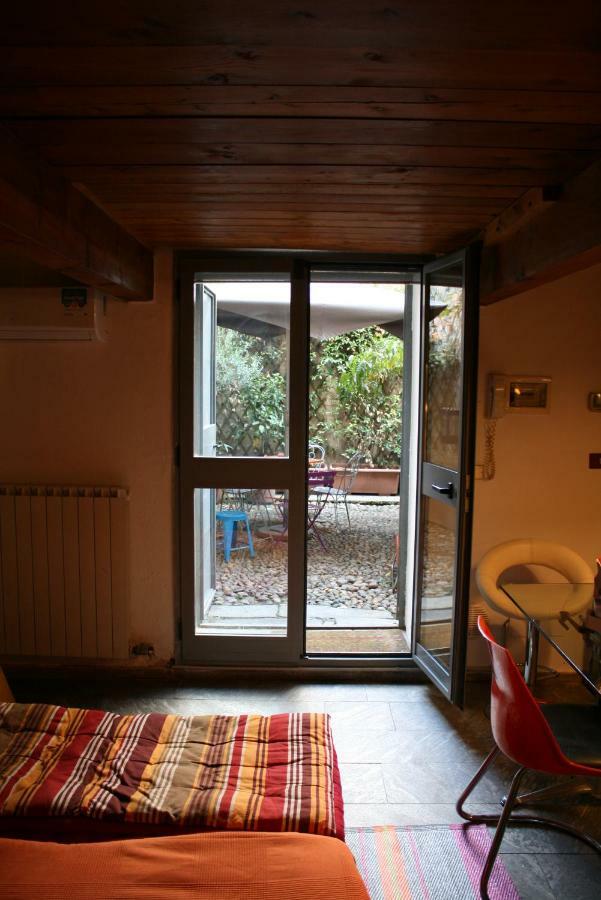 Central Apartment With Garden Milan Bagian luar foto
