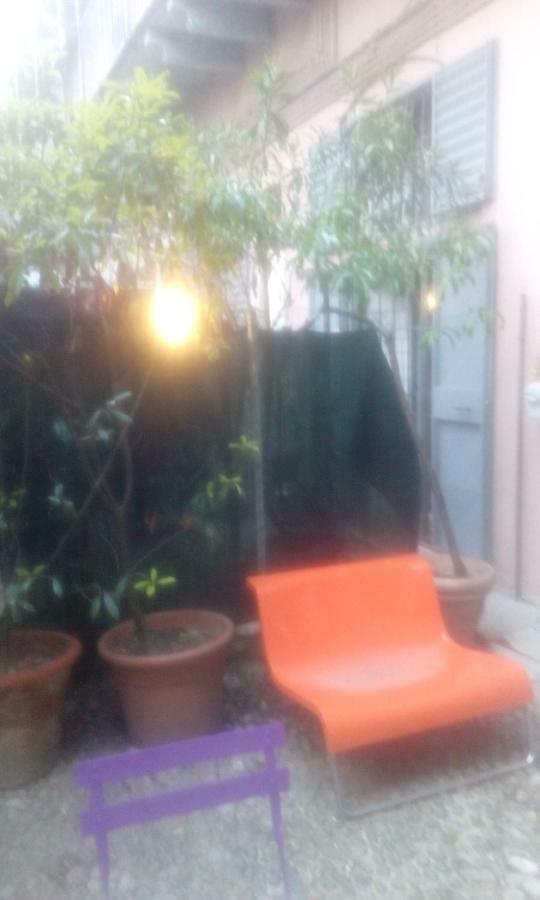 Central Apartment With Garden Milan Bagian luar foto